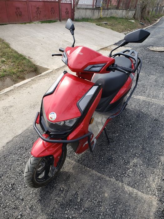 Vând scuter electric