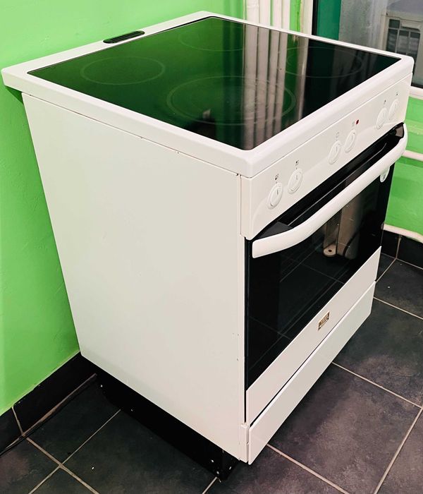 Готварска печка 60 см Voss Electrolux свободностояща с вентилатор