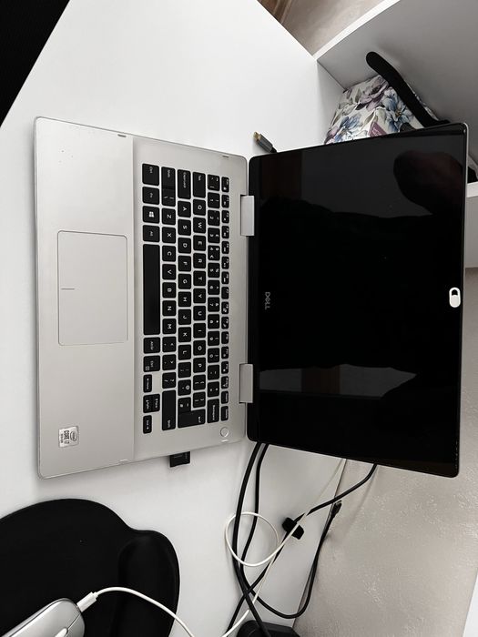 Laptop dell inspirion