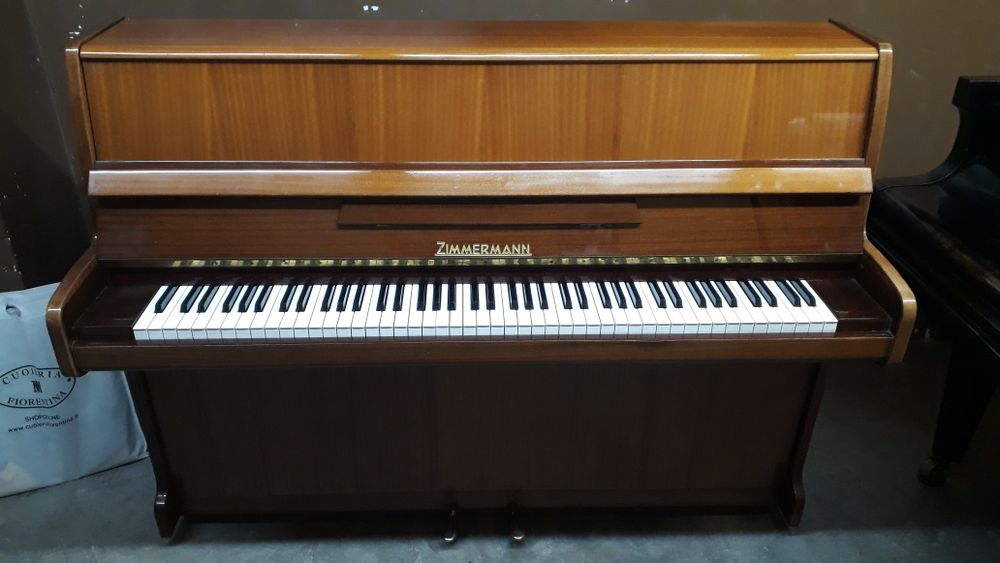 Пиано под наем - краткосрочно и дългосрочно