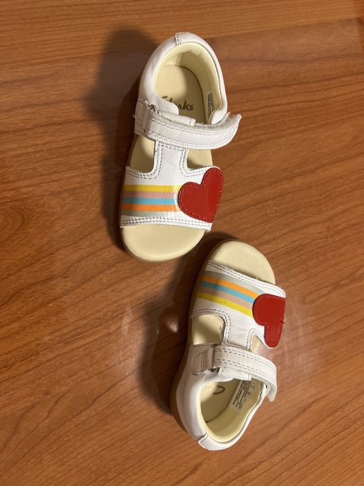 Sandale de piele Clarks marimea 20