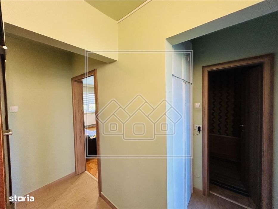 Apartament decomandat, 3 camere, 2 bai, 2 balcoane - Strand