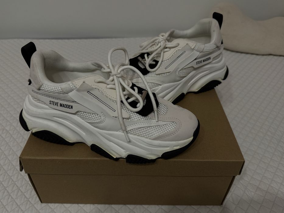 Дамски бели маратонки Steve Madden