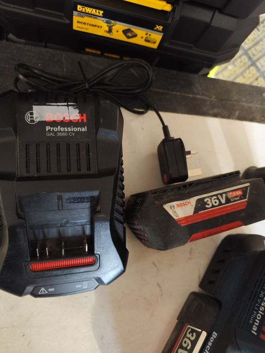 Мощен акумулаторен перфоратор къртач Бош Bosch GBH 36 V-LI Plus