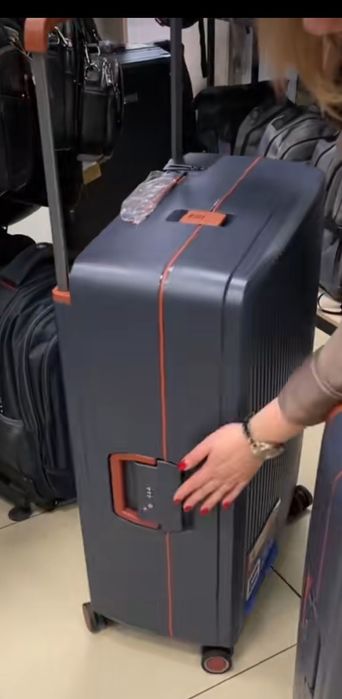 Премиум чемодан на защёлках