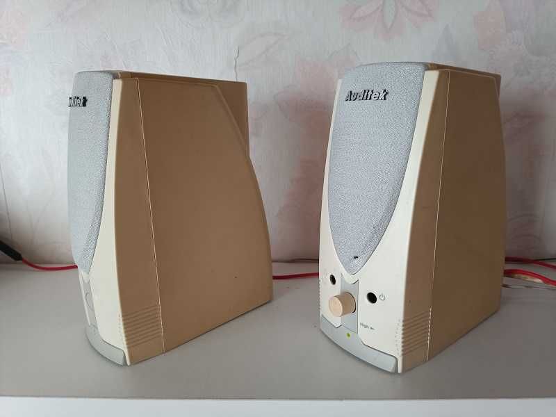 Компьютерные колонки.