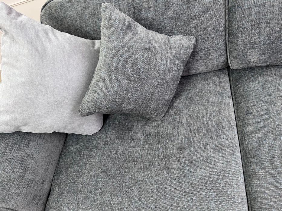 Продается диван для гостиной