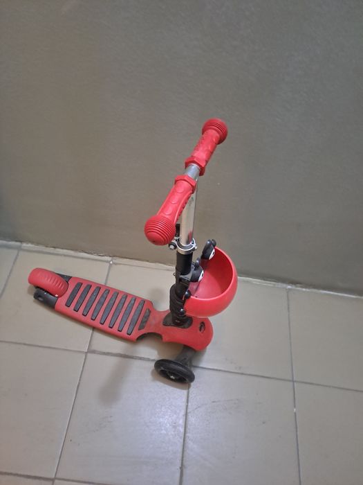 Детский самокат на 2-5 лет