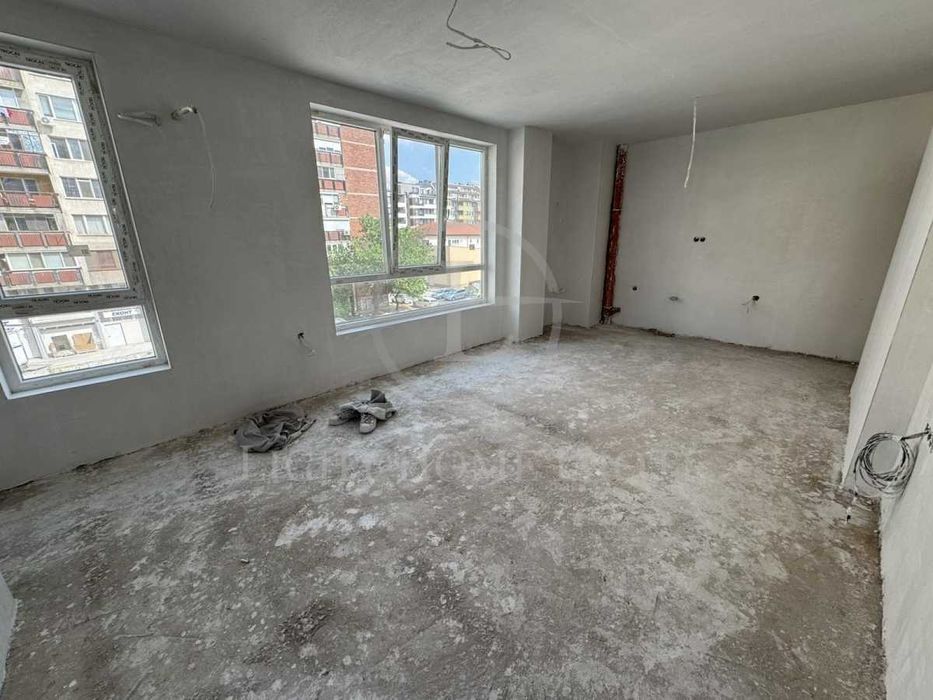 Реф. 2507 Тристаен Пред АКТ 16 / Кючук Париж