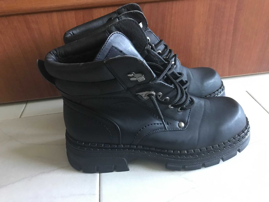 Нови черни ботуши- 40-ти номер