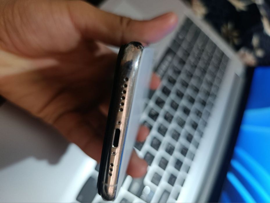 Ipxone 11 pro ideal 83%