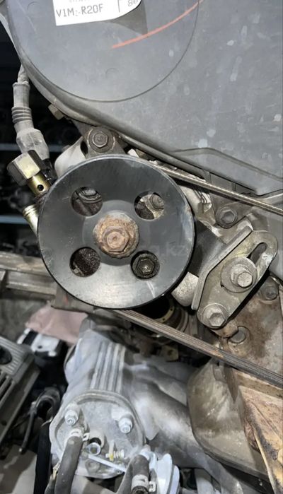 Гур насос на Тойота Хайландер