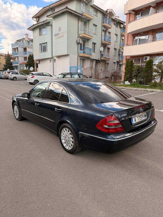 Автомобил Mersedes Benz
