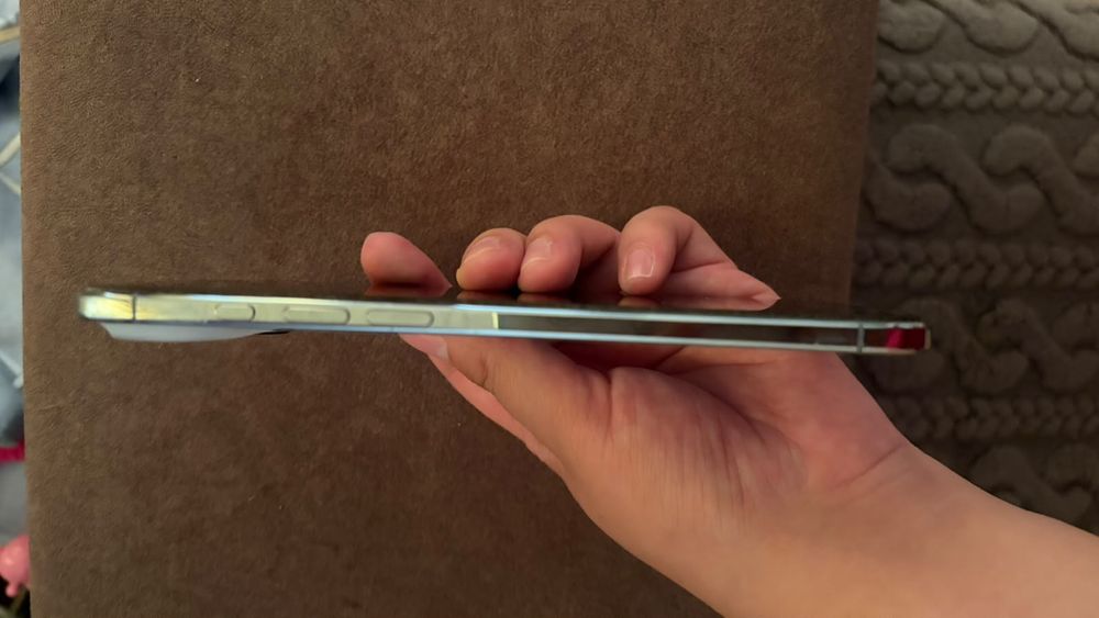 Продаю iPhone 17 Air