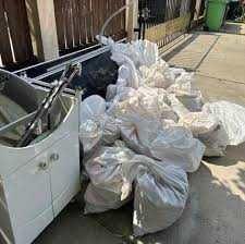 Car moloz și execut debarasari