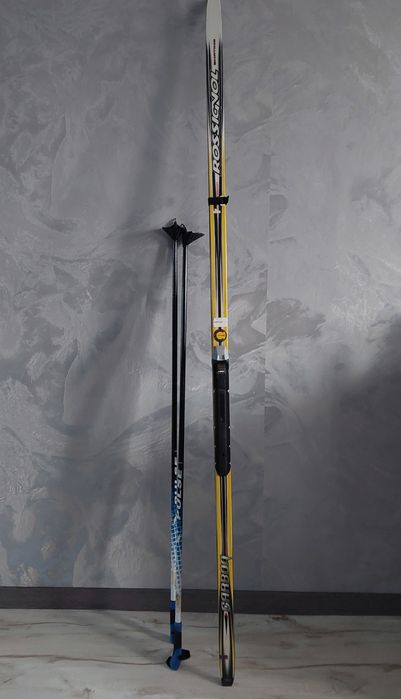 Продам лыжи с палками