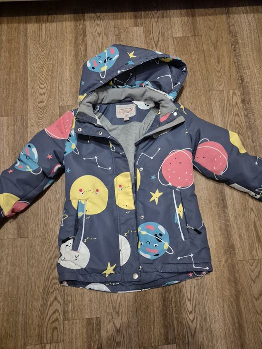 Продаю детскую куртку