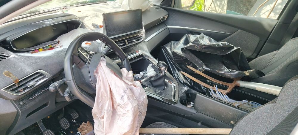 Peugeot 5008 7 места 1.5hdi YH01 131кс за части