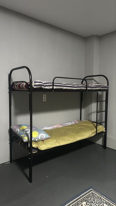 Железная кровать