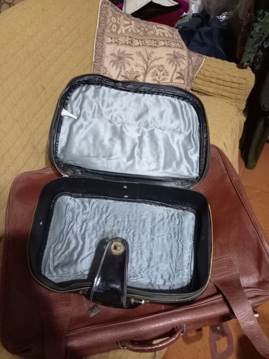 Продаются чемоданы