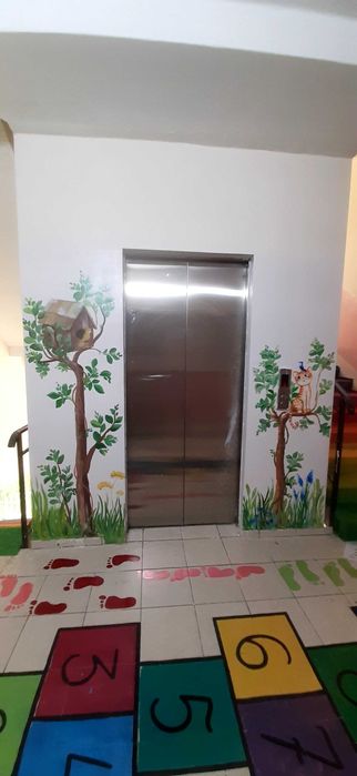 Роспись стен в подъездах, на лестницах,фасадов домов,детских площадок.