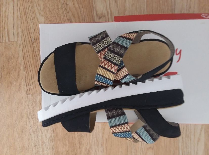 НОВЫЕ босоножки 36 р