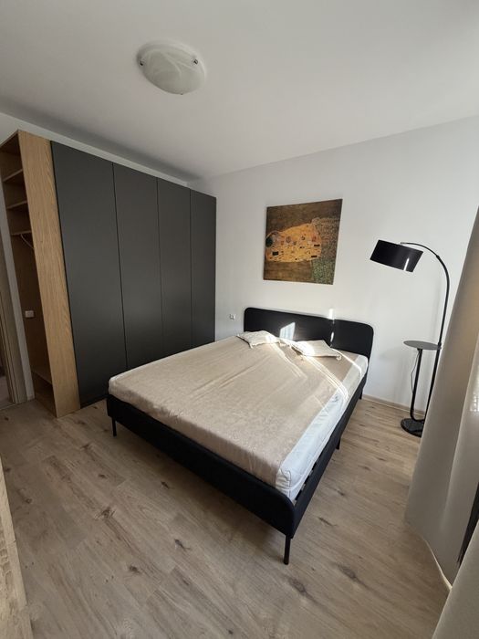 Apartament cu 2 camere și curte proprie de 57 mp, parcare inclusă – Greenfield, vizavi de Avenor College - direct proprietar