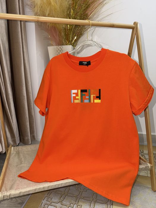 Женские футболки