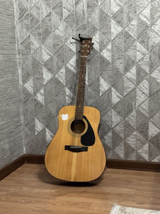 Акустическая гитара Yamaha