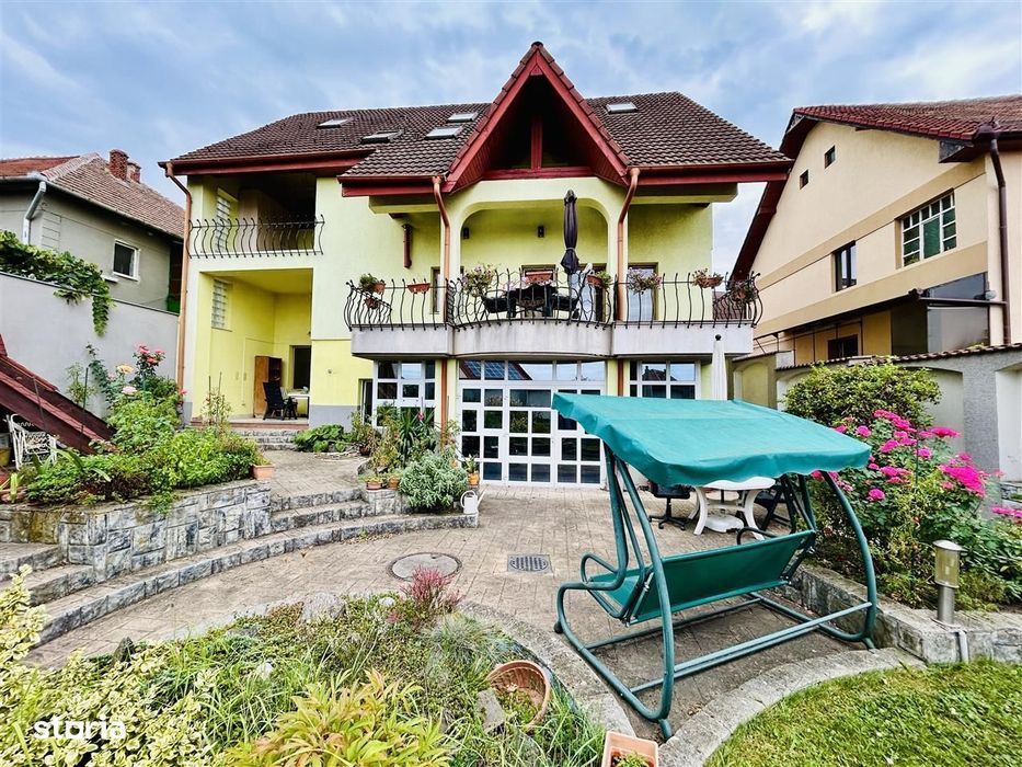 Casa individuala in Sibiu - 7 camere, 7 bai, piscina, sauna - 248 mpu