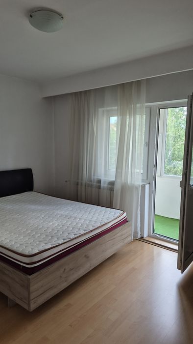 Inchiriez apartament 3 camere