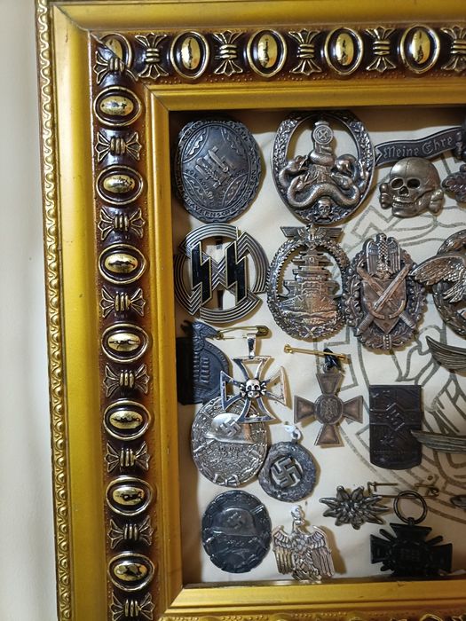 Colecție însemne WW II