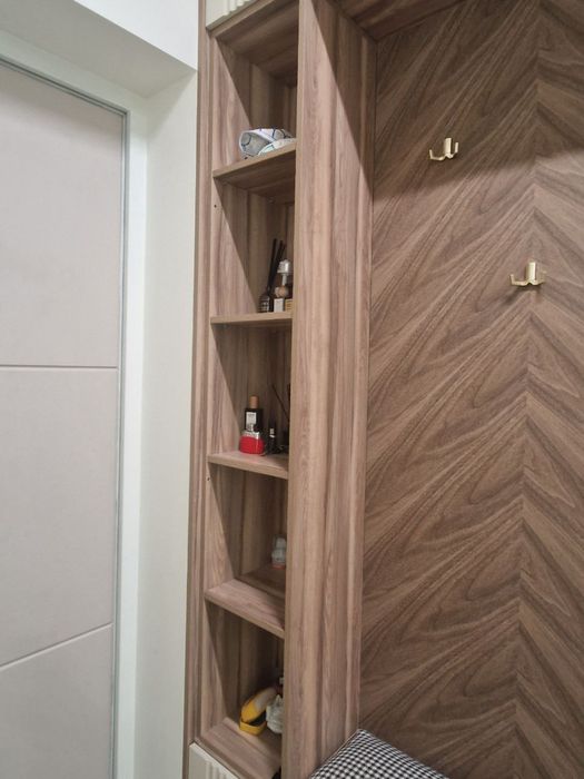 Продам прихожую срочно