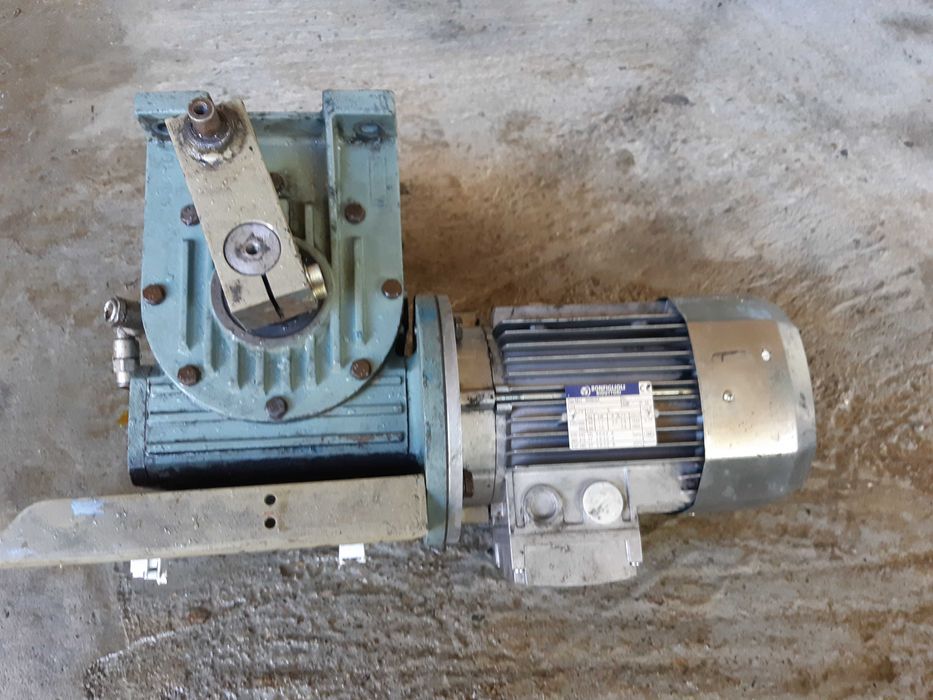 Motor cu reductor
