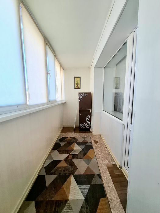 Продаю 1 ком 4 мкр 1990 год