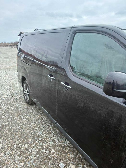 Товарен автомобил Toyota Proace