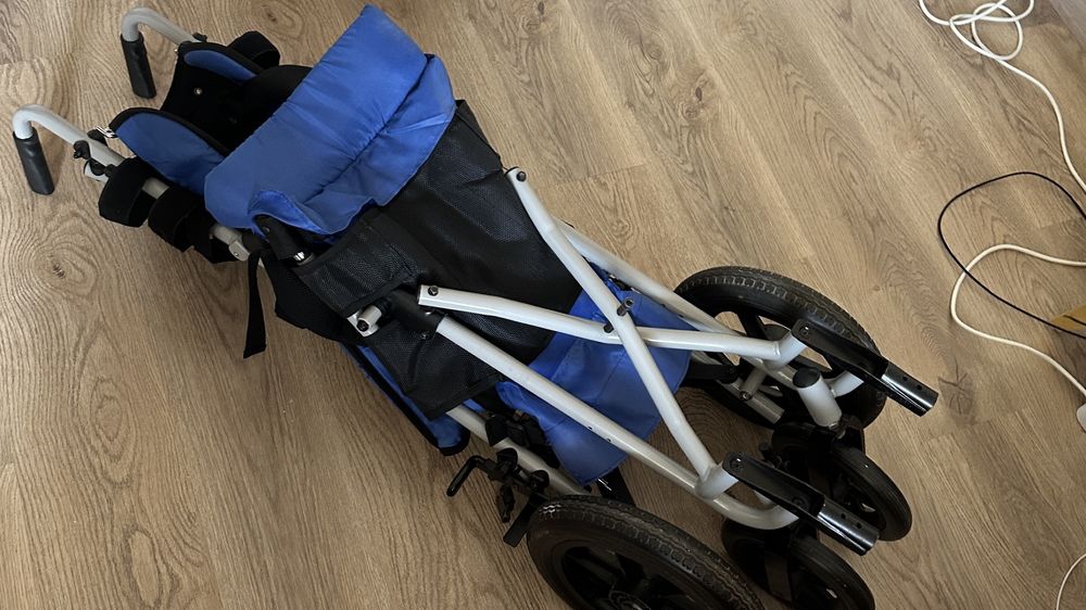 Коляска прогулочная