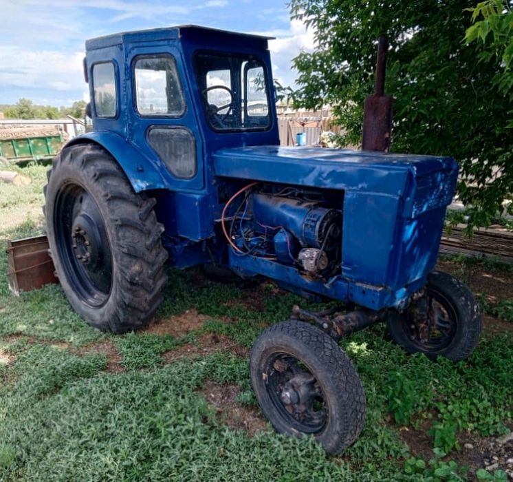 Трактор т40 с лопатой