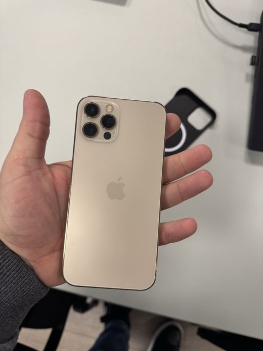 VAND(nu schimb) IPHONE 12 pro 512 gb,neverlock