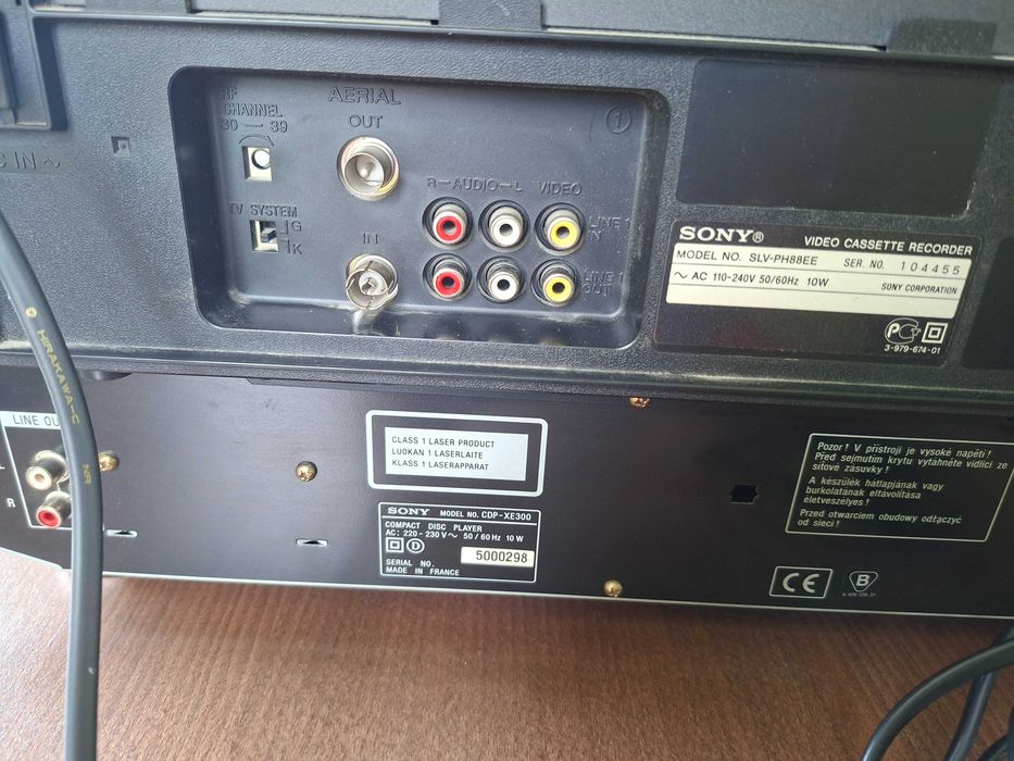 Плейър sony cdp-xe300 и video cassette recorder slv-ph88ee