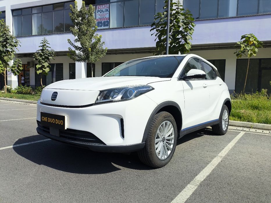 Dongfeng LanDianE3 elektromobil