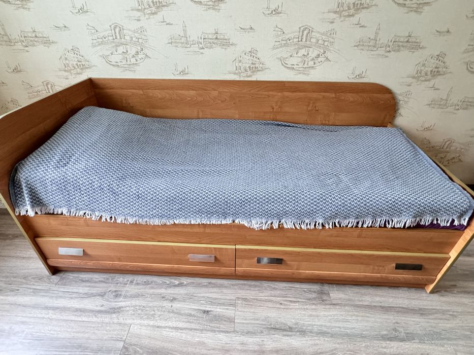 Кровать с ортопедическим матрасом