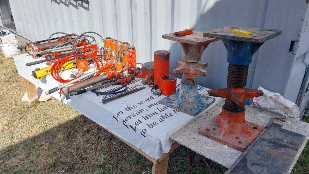 Домкрат  разные  продам