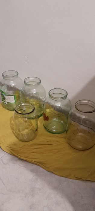 Продам банки 2 литровые