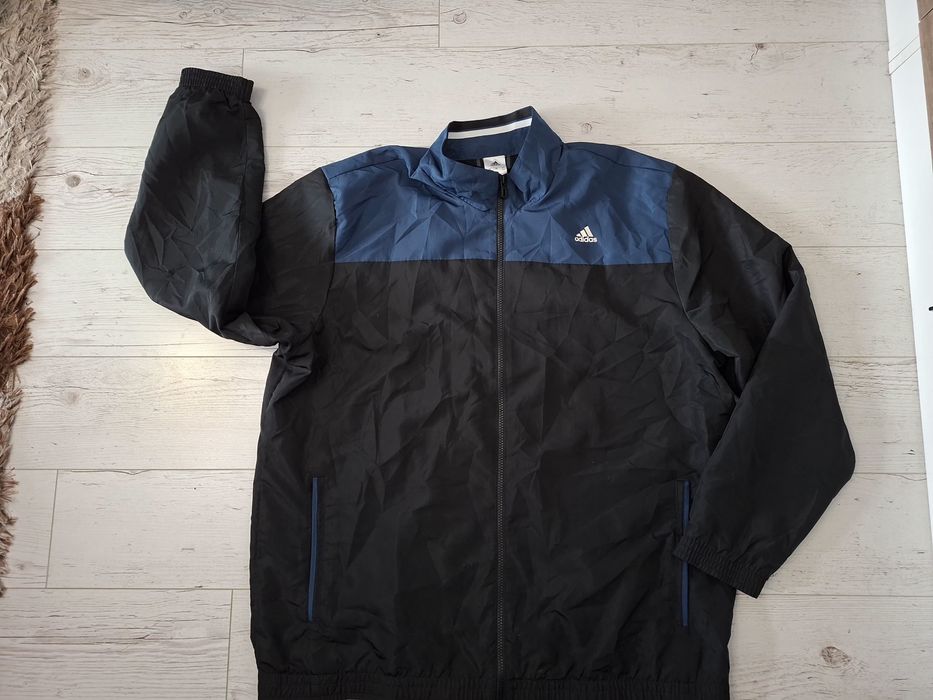 Adidas-Ориг. Тънко яке Ново!