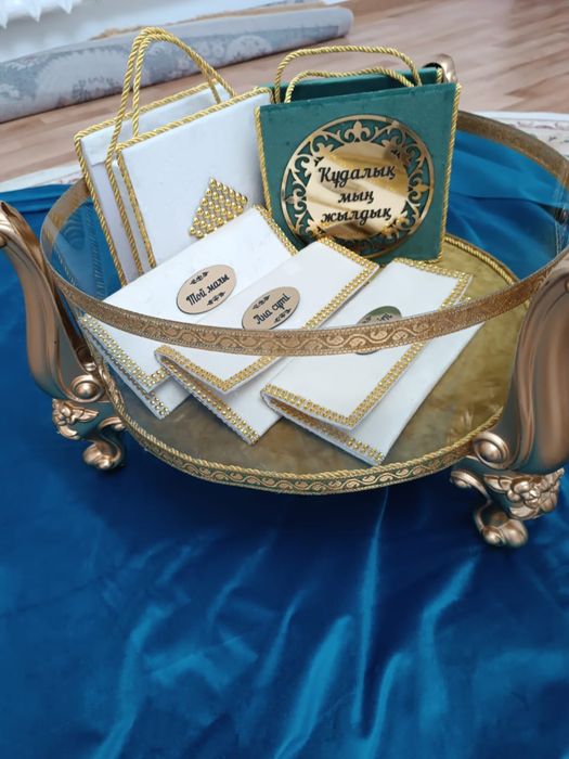 Столы и стуля,круглые,прямоугольные