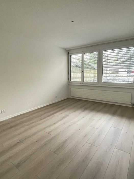 Дава се под наем Двустаен апартамент в София, Център - 55 кв.м за 397.8 € - Снимка #1