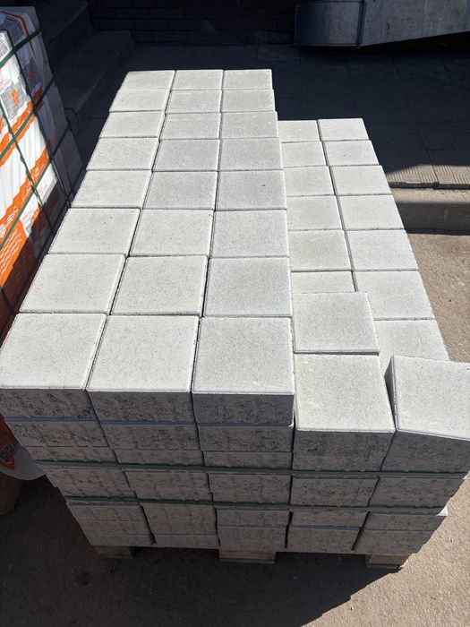 Продам брусчатку Аверс новую