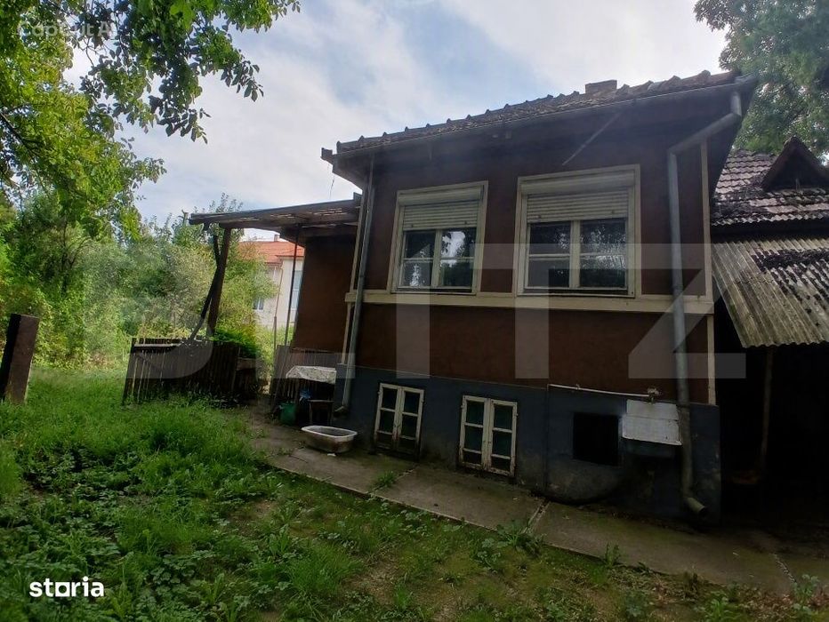 Casa cu trei camere, 73 mp, zona Reghin