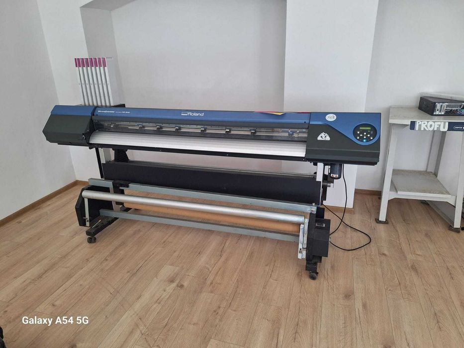 Vând imprimanta Print & Cut ROLAND  ( EcoSolvent )